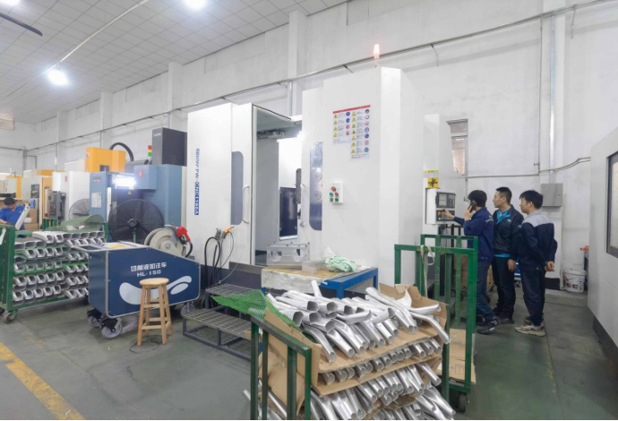 普恩克PWC-CNC1514卧式加工中心加工人形机器人铝合金关节壳体